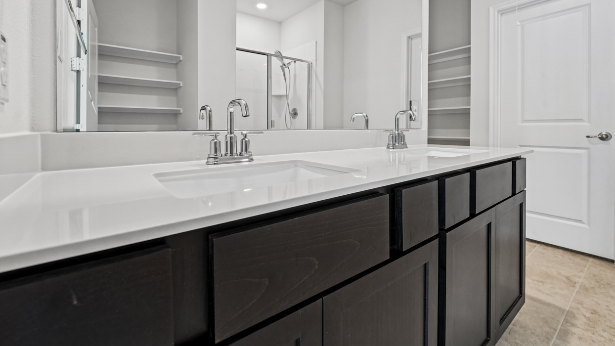 Tangerine Floorplan Bathroom Gallery Image - Windchime in Celina, TX
