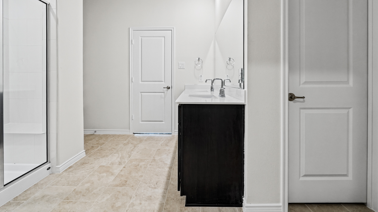 Tangerine Floorplan Bathroom Gallery Image - Windchime in Celina, TX