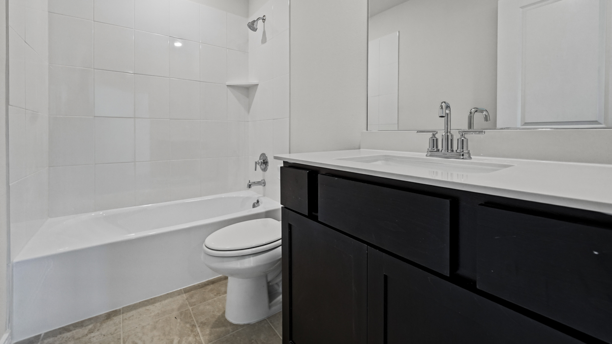 Tangerine Floorplan Bathroom Gallery Image - Windchime in Celina, TX