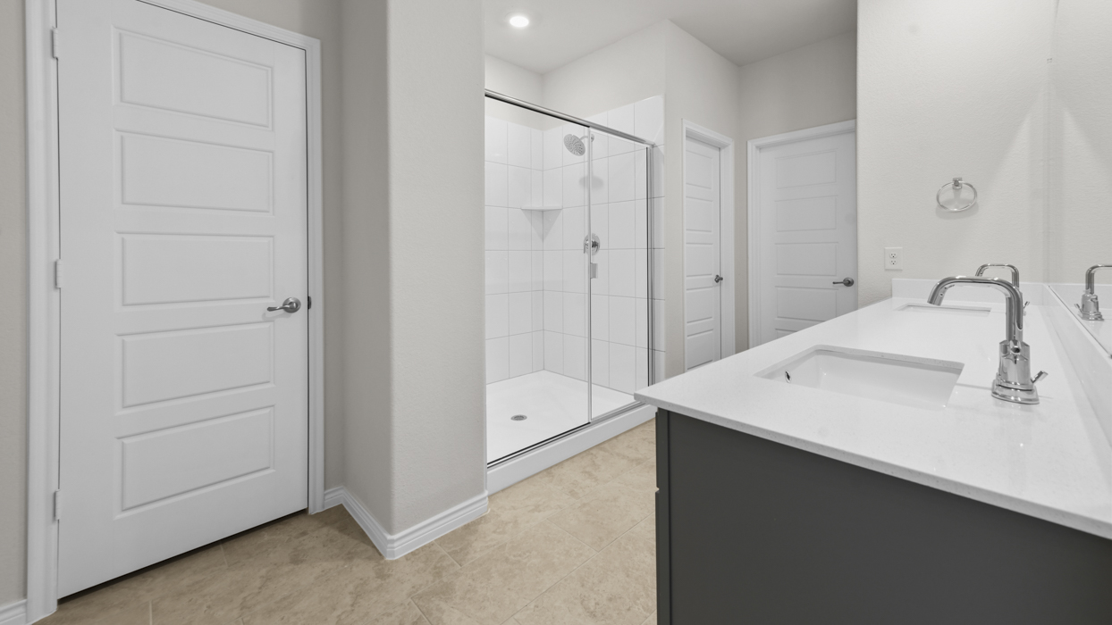 Bastrop Floorplan Elevation E Bathroom Gallery Image - Windchime in Celina, TX