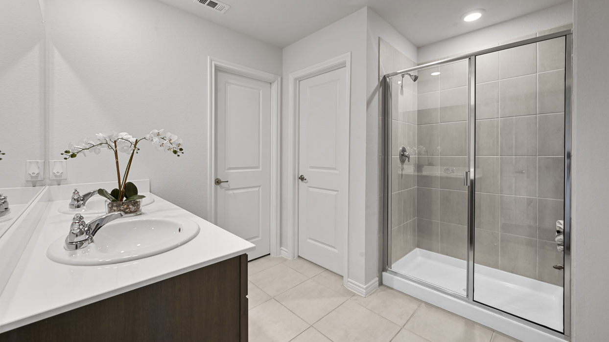 Brookshire Floorplan Elevation E Bathroom Gallery Image - Windchime in Celina, TX