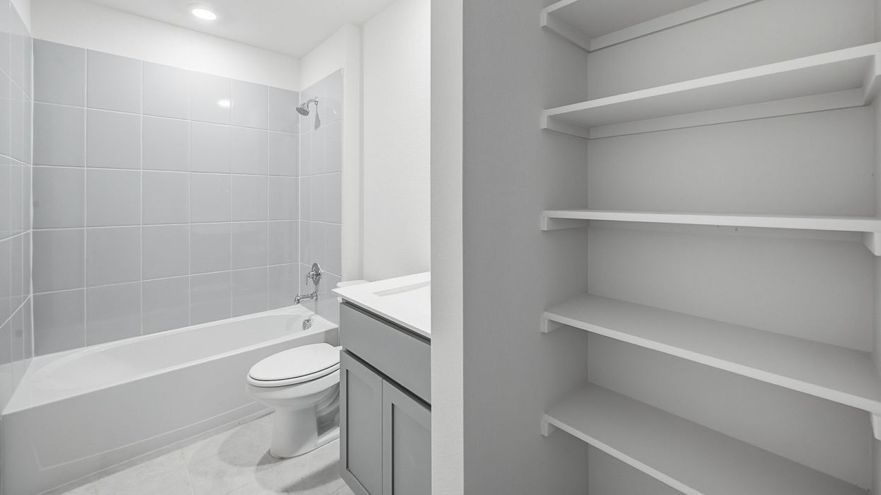 Brookshire Floorplan Elevation E/F Secondary Bathroom Gallery Image - Windchime in Celina, TX