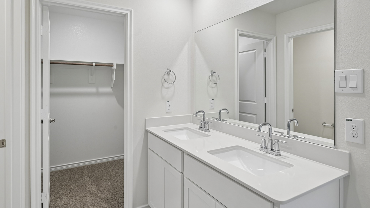 Everest Floorplan Bathroom Gallery Image - Windchime in Celina, TX