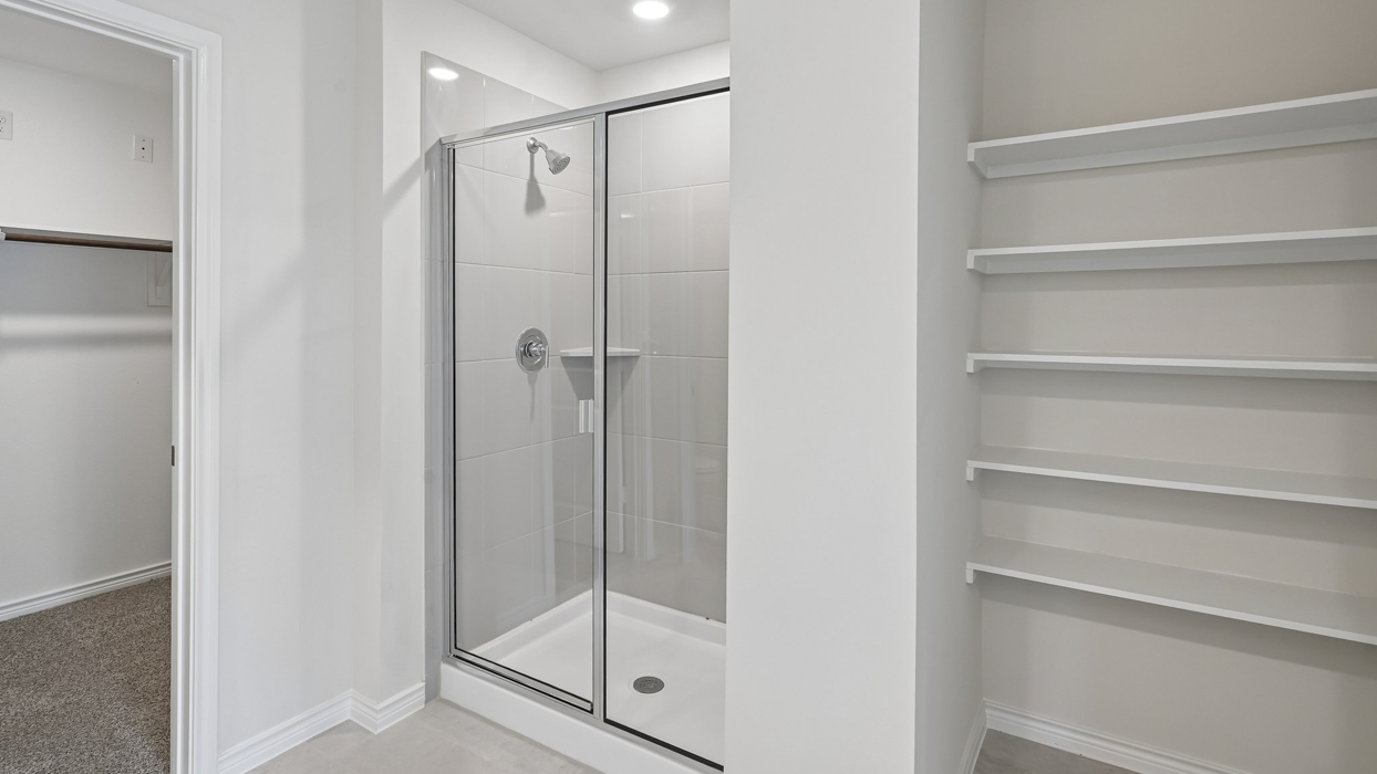 Hubbard Floorplan Bathroom Gallery Image - Windchime in Celina, TX