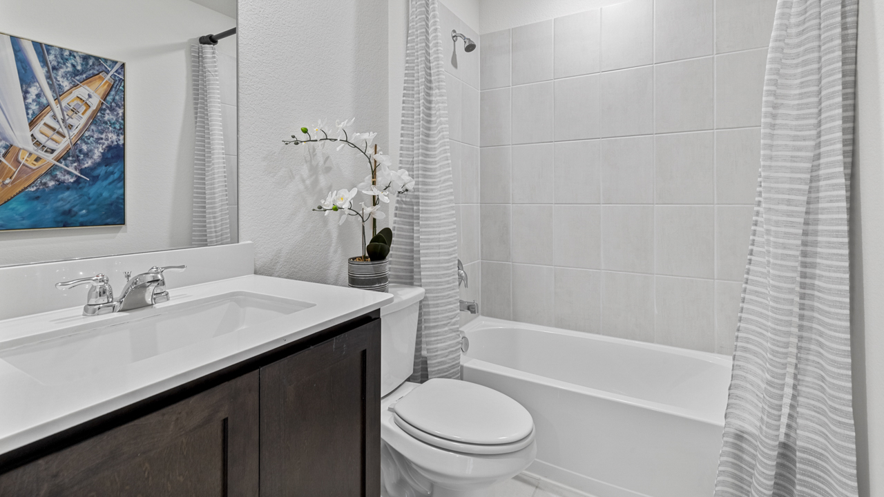 Ingleside Floorplan Elevation E/F Secondary Bathroom Gallery Image - Windchime in Celina, TX