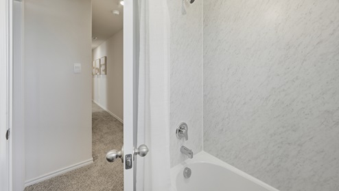 Dewsbury Floorplan Bathroom Gallery Image-Arbor Trails south in priceton, TX
