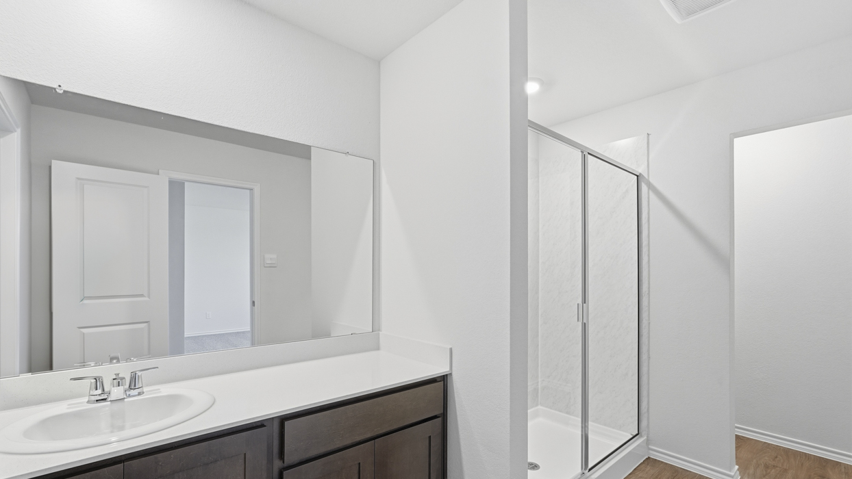 Hazel Floorplan Elevation D Bathroom Gallery Image - Arbor Trails South in Princeton, TX