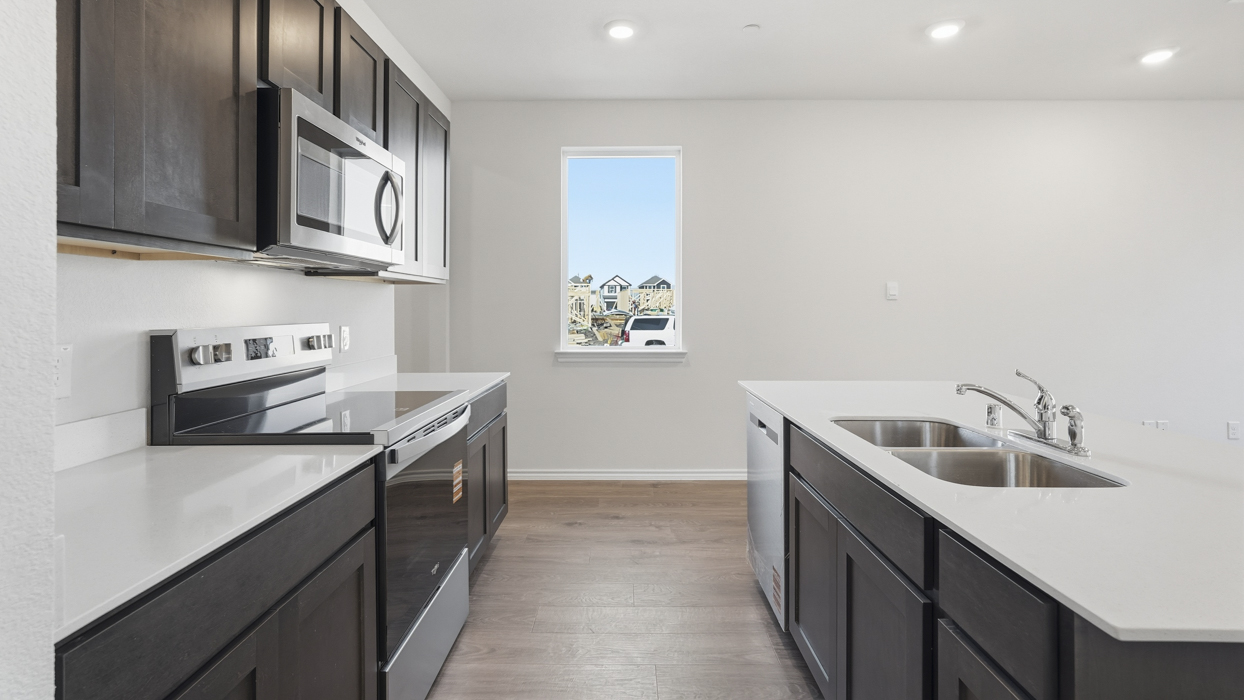 V22H Hazel Floorplan Kitchen Gallery Image-Arbor Trails South in Princeton, TX