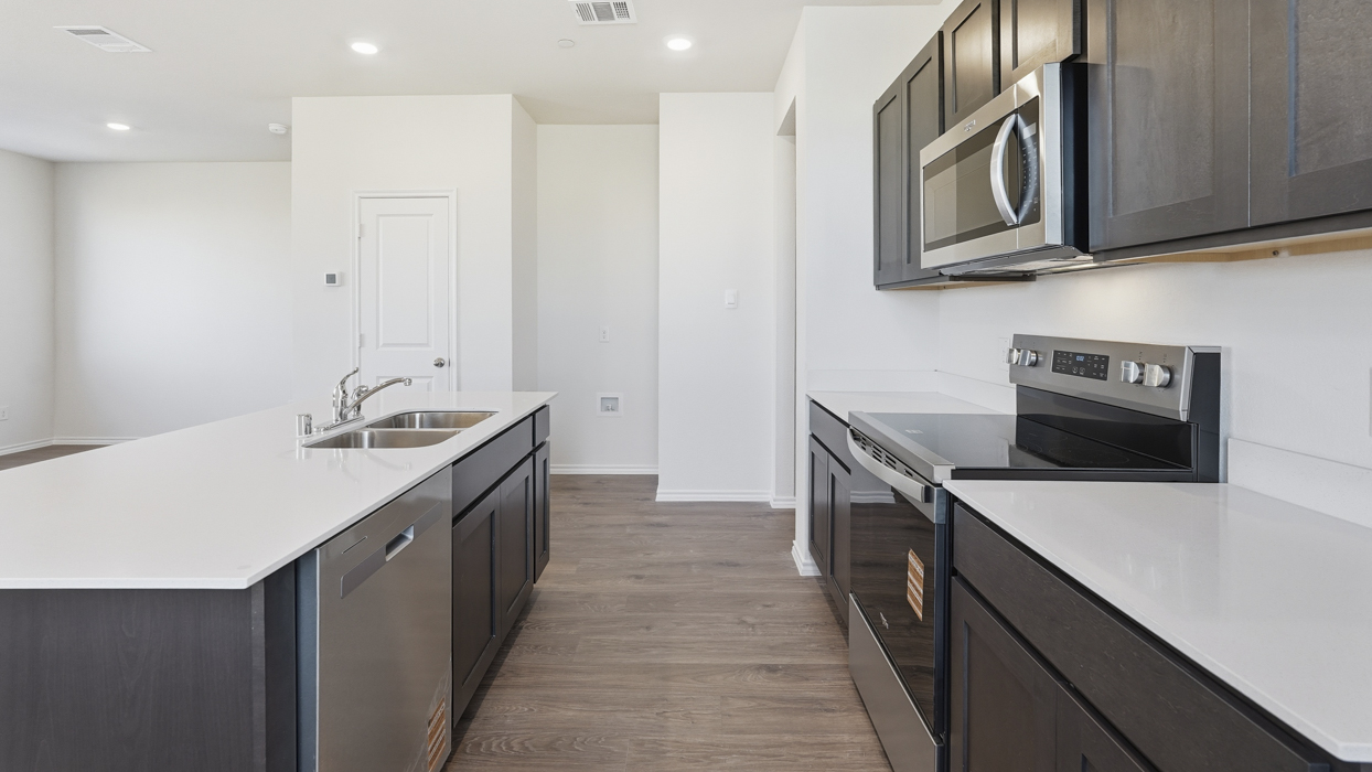 V22H Hazel Floorplan Kitchen Gallery Image-Arbor Trails South in Princeton, TX