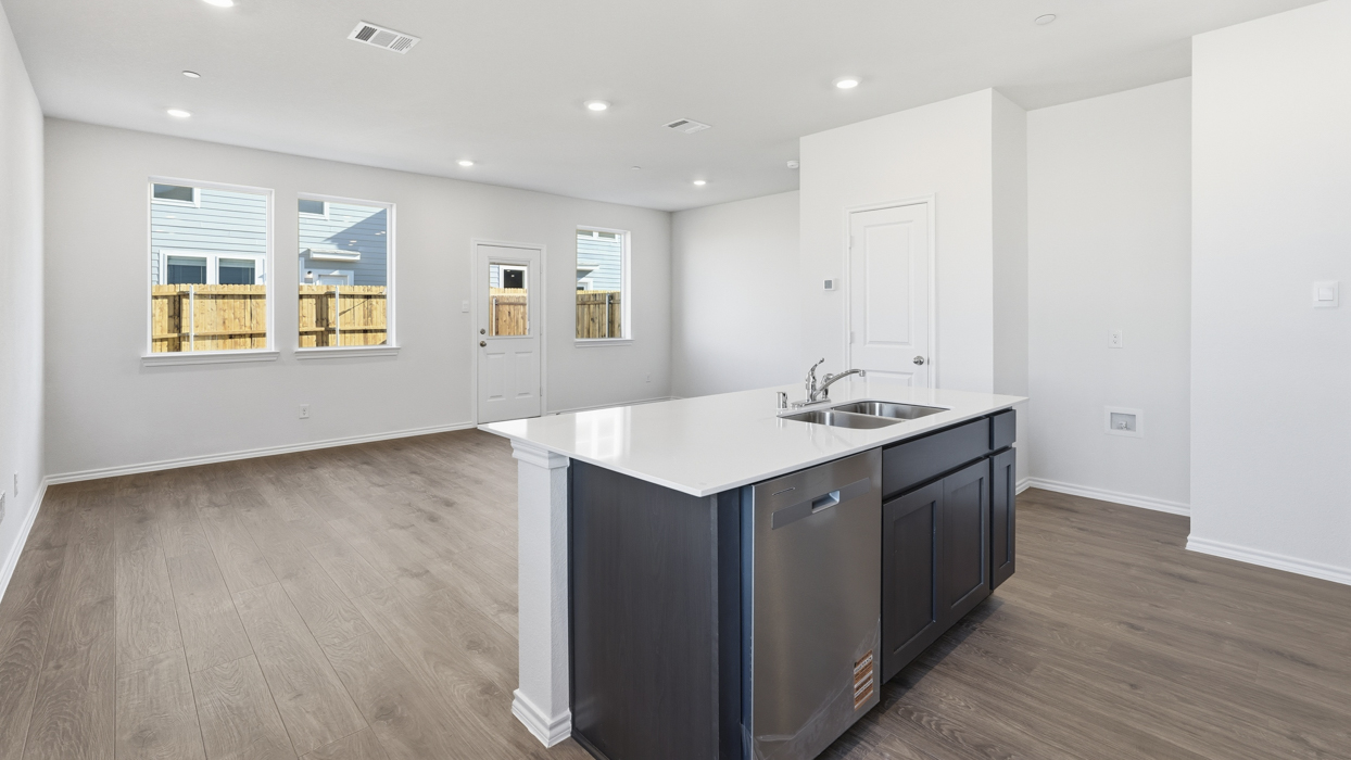 V22H Hazel Floorplan Kitchen Gallery Image-Arbor Trails South in Princeton, TX