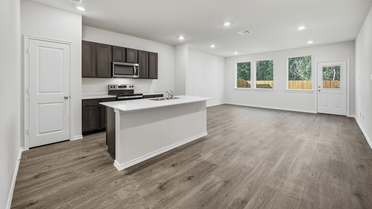 V18C Catalina Floorplan Kitchen Gallery Image-Arbor Trails South in Princeton, TX