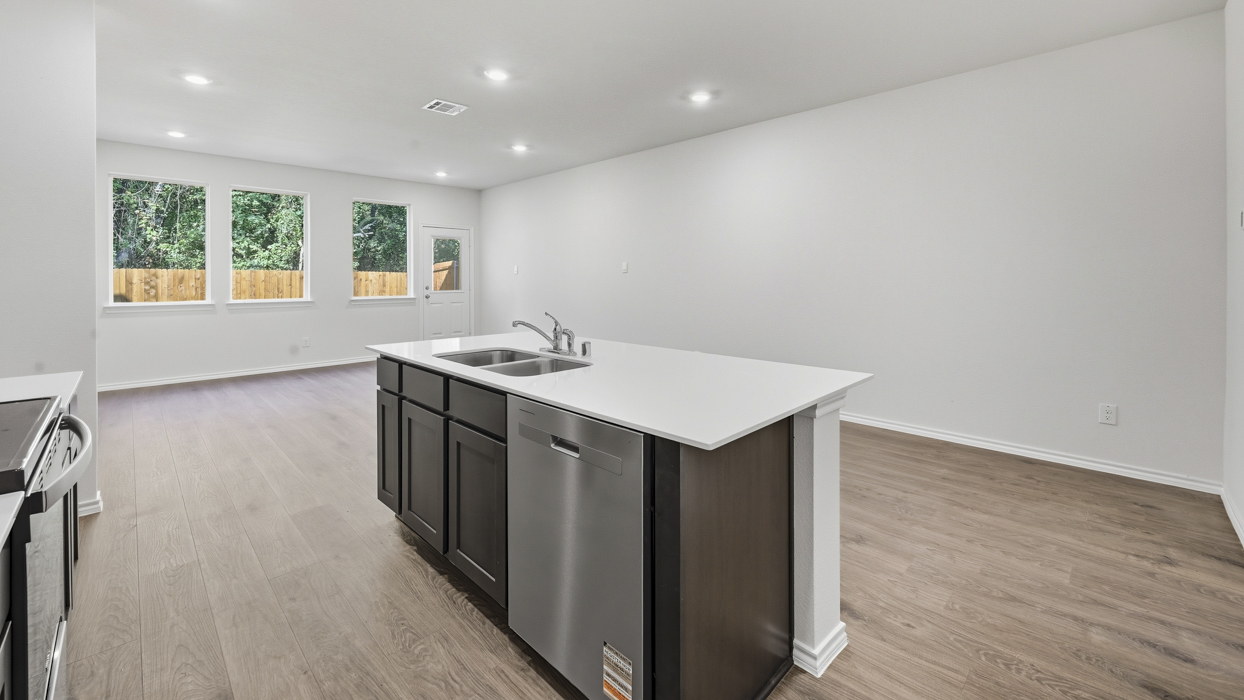 V18C Catalina Floorplan Kitchen Gallery Image-Arbor Trails South in Princeton, TX