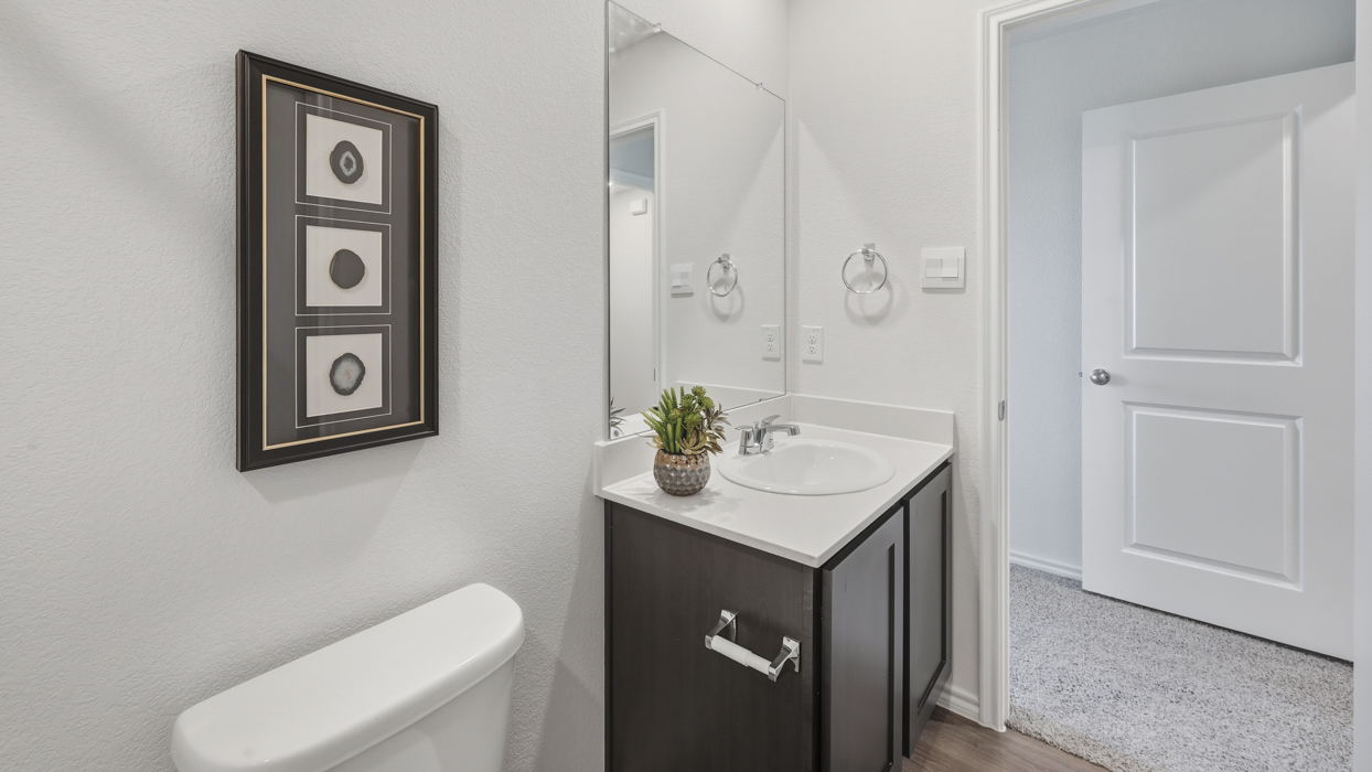 V18D Dewsbury Floorplan Bathroom Gallery Image-Arbor Trails South in Princeton, TX