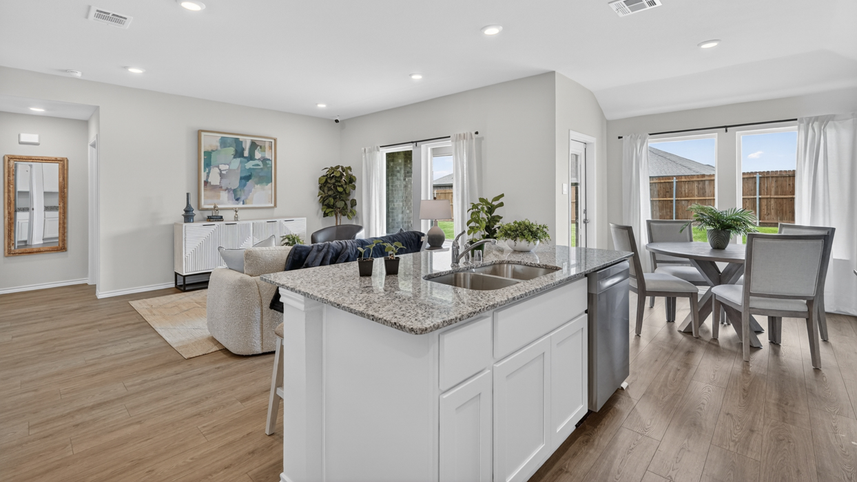 X40B Bellvue Floorplan Living Gallery Image-Forestbrook Estates in Paris, TX