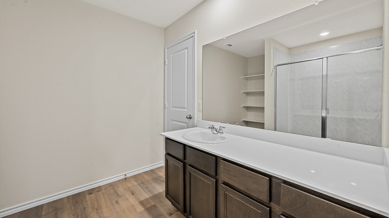 X40C Camden Floorplan Bathroom Gallery Image-Forestbrook Estates in Paris, TX