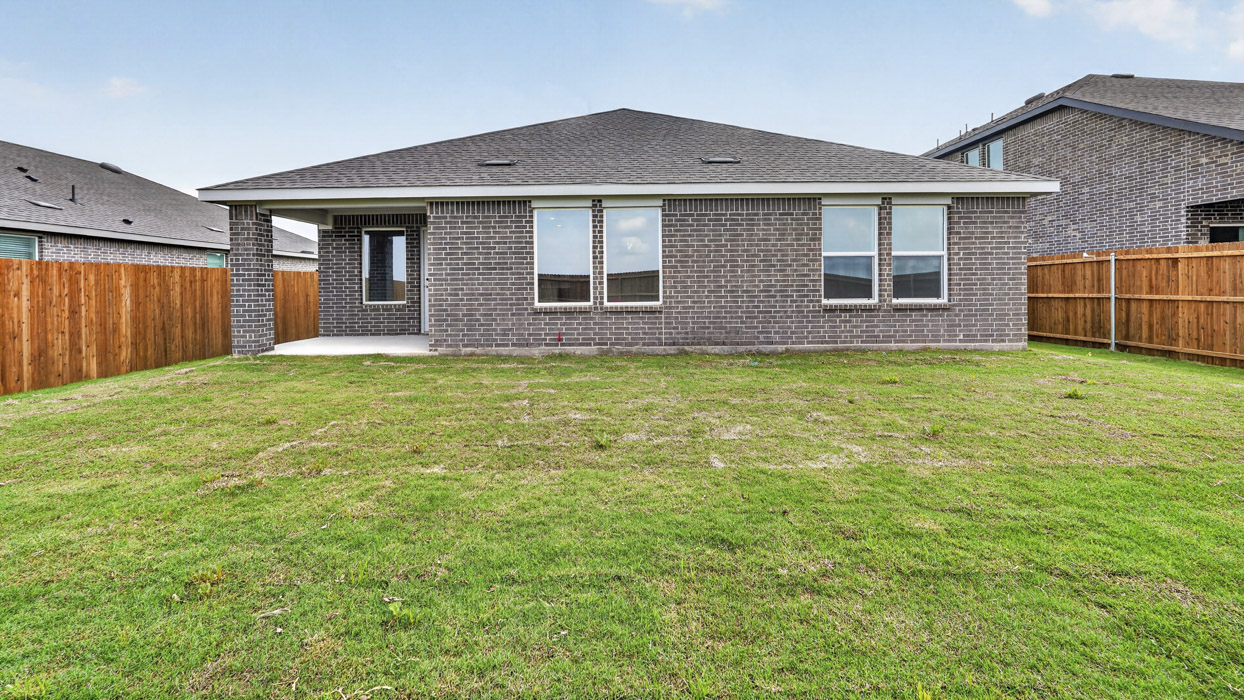 Texas Cali Floorplan Backyard Gallery Image - Forestbrook Estates in Paris, TX