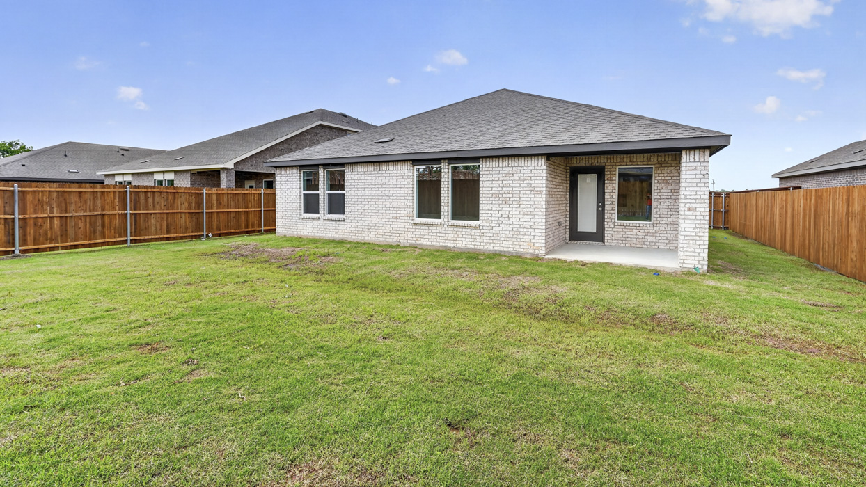 Texas Cali Floorplan Backyard Gallery Image - Forestbrook Estates in Paris, TX