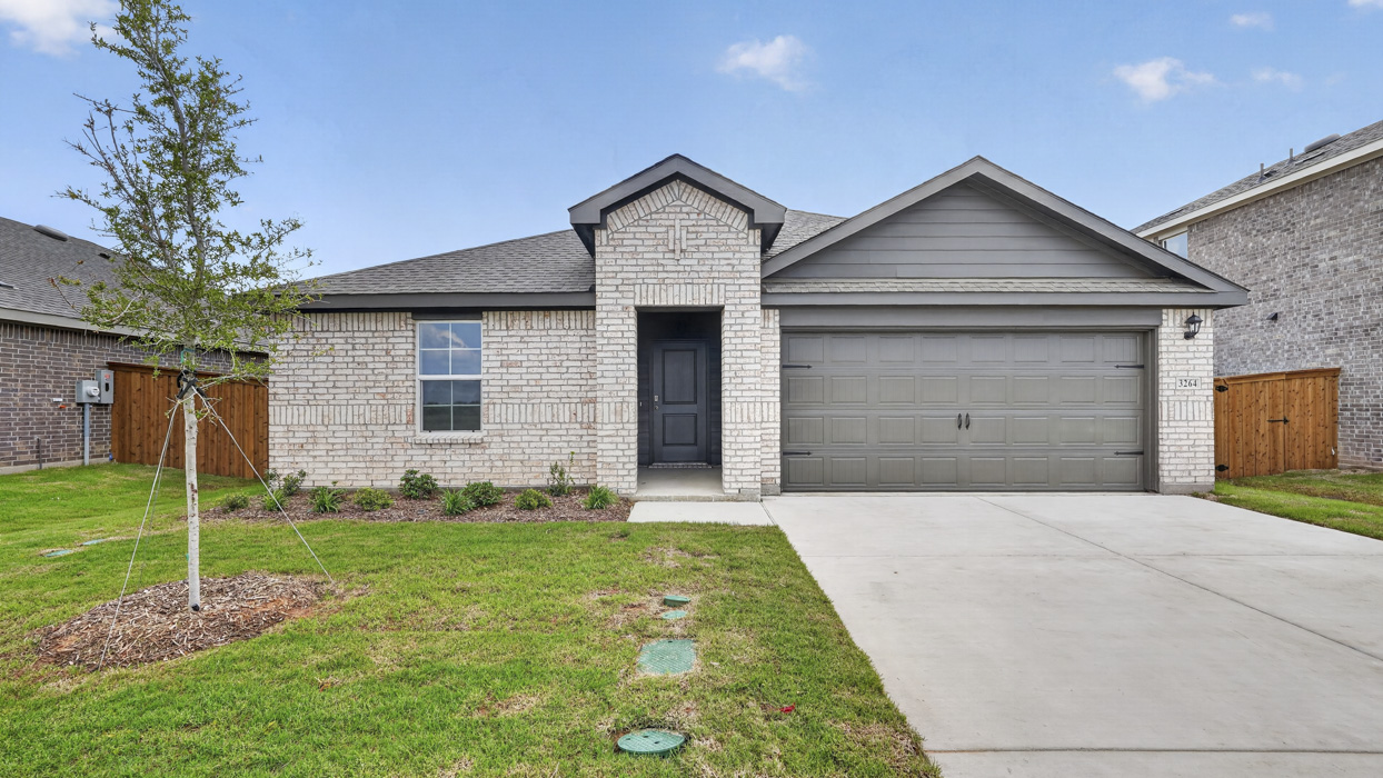 3264 Spaulding Dr exterior