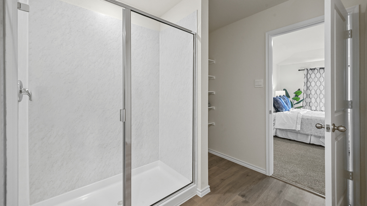 X40I Texas cali floorplan Bathroom Gallery Images-Forestbrook Estates in Paris, TX