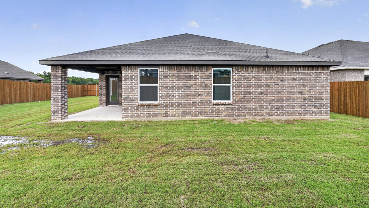 Lakeway Floorplan Backyard Gallery Image - Forestbrook Estates in Paris, TX