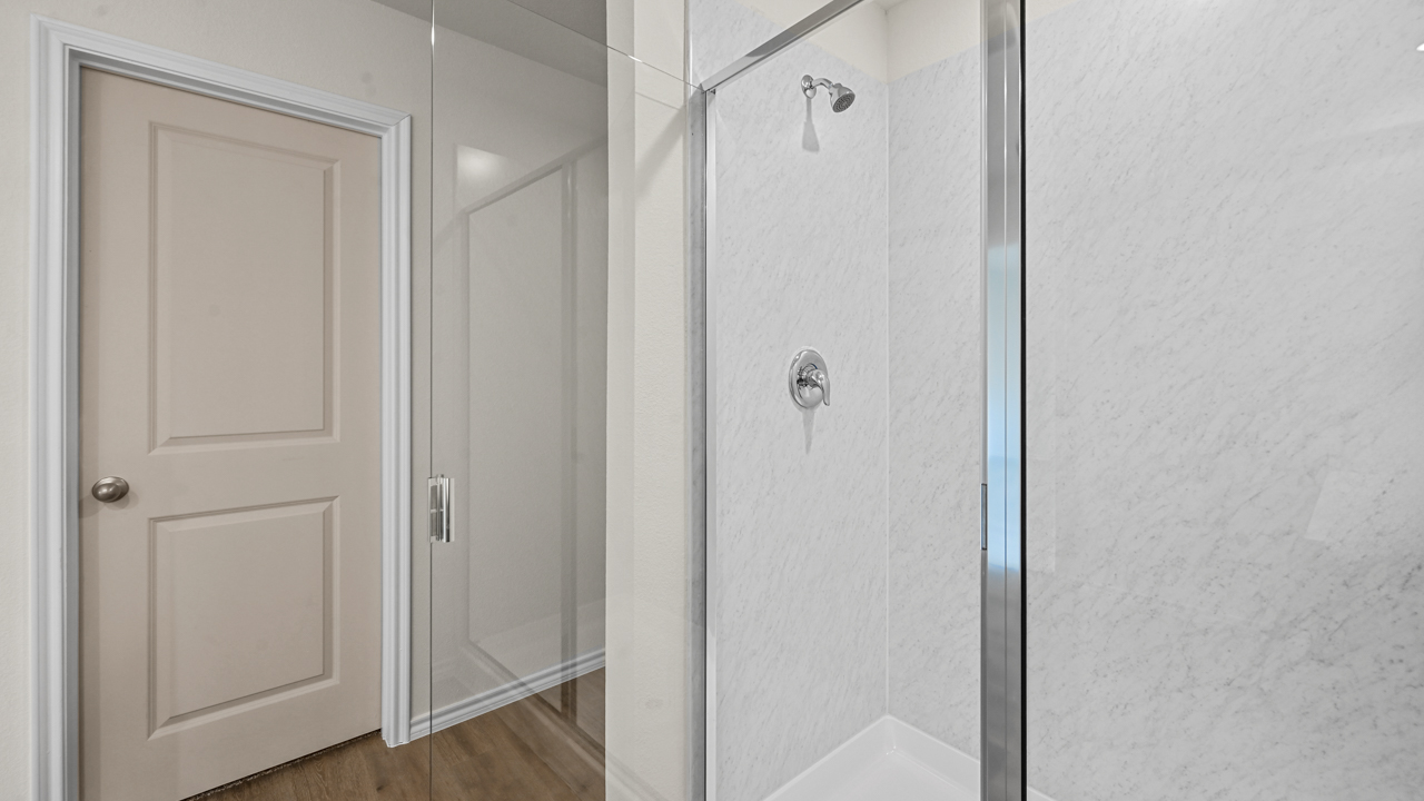 X40L Lakeway floorplan Bathroom Gallery Image-Forestbrook Estates in Paris, TX