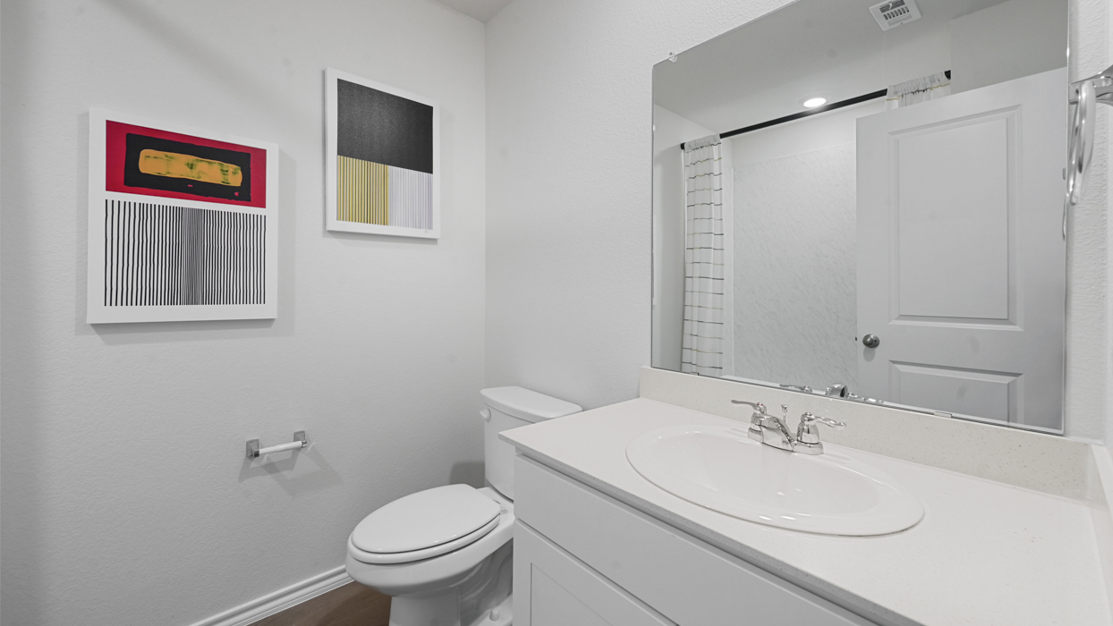 X40M Midland Floorplan Bathroom Gallery Image-Forestbrook Estates in Paris TX