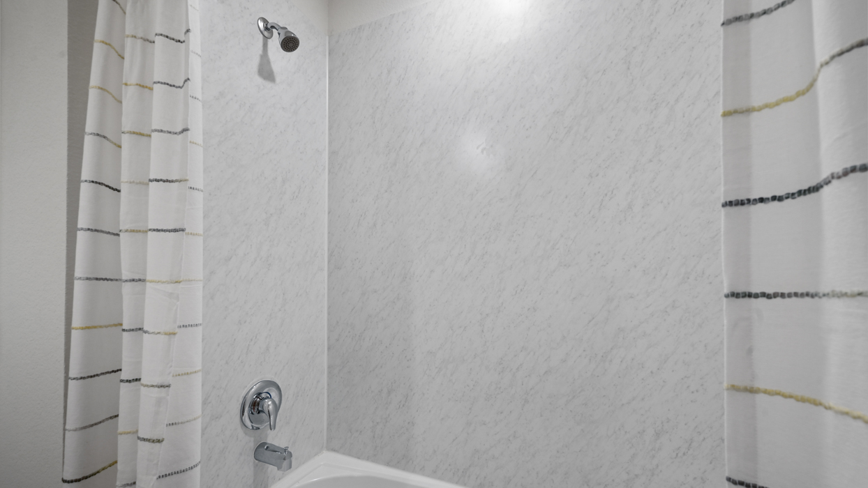 X40M Midland Floorplan Bathroom Gallery Image-Forestbrook Estates in Paris TX