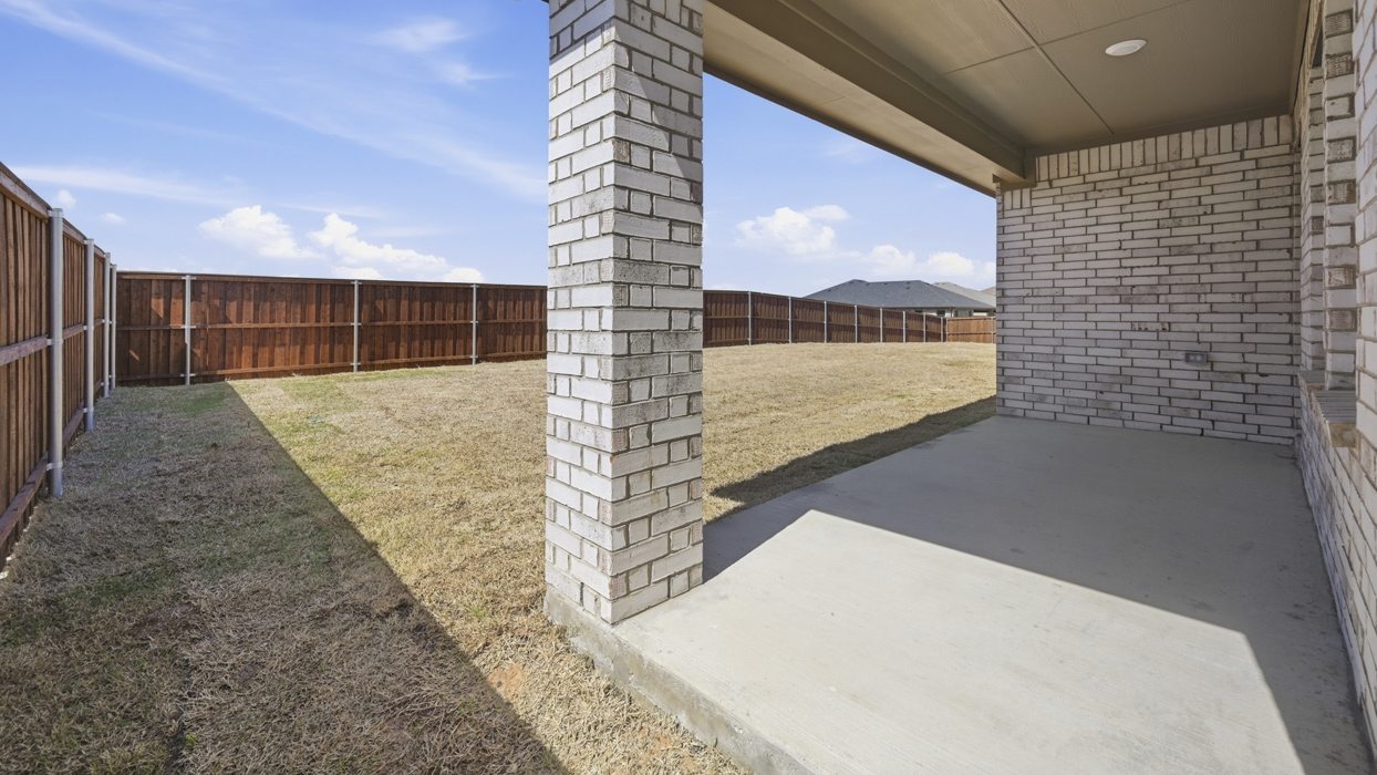 Elgin Floorplan Backyard Gallery Image-Sanger Circle in Sanger, Tx