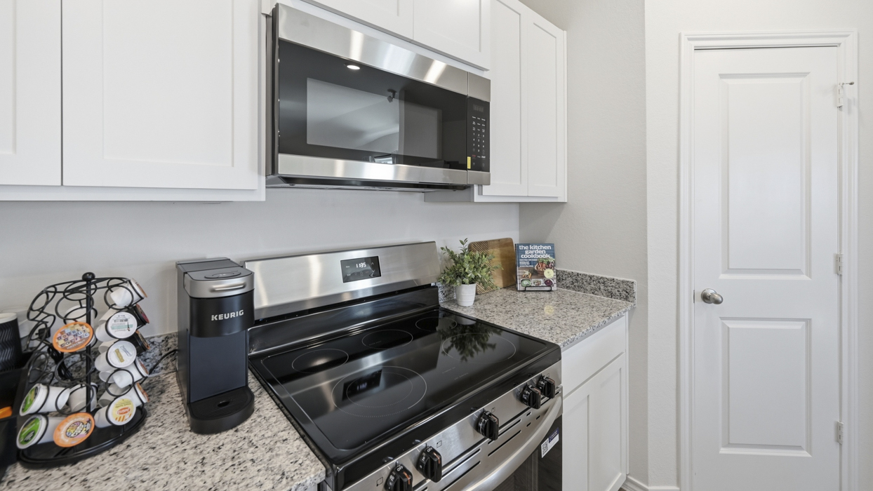 Elgin Floorplan Elevation B Kitchen Gallery Image-Sanger Circle in Sanger, Tx