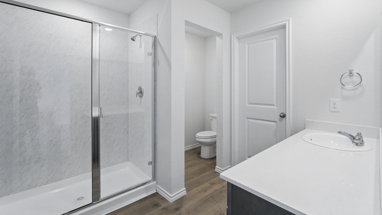 Elgin Floorplan Elevation A Bathroom Gallery Image - Sanger Circle in Sanger, TX