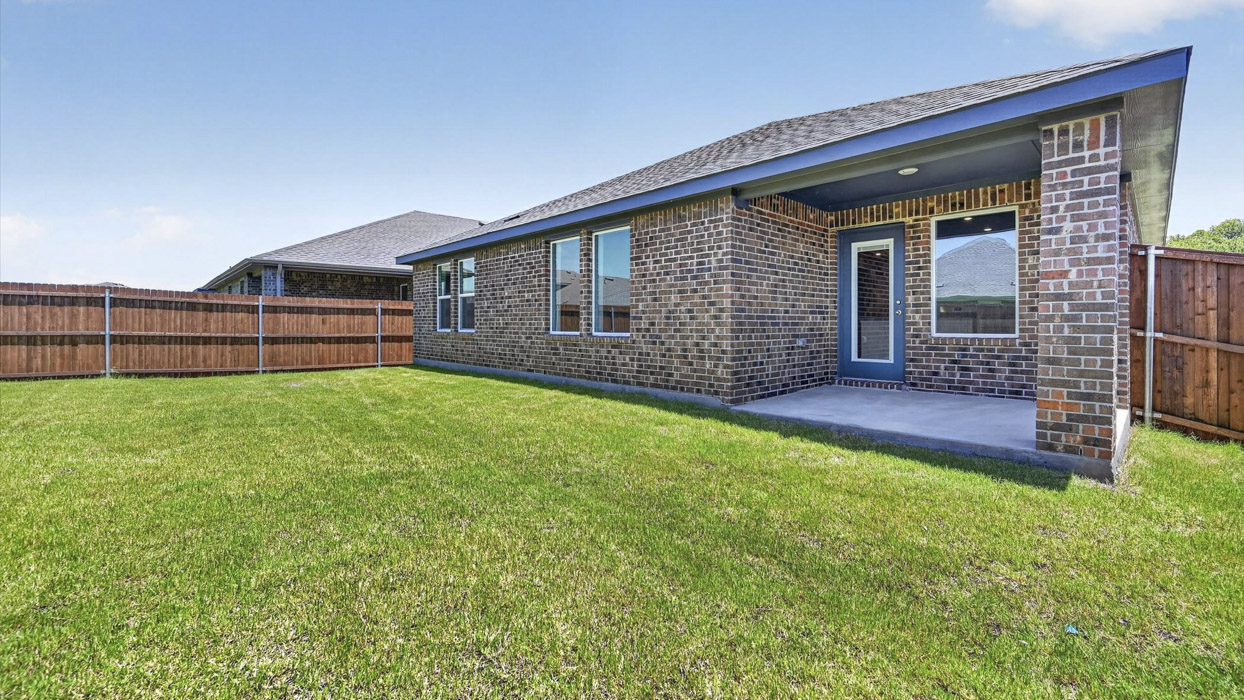 X40I Texas Cali Floorplan Backyard at Sanger Circle in Sanger TX