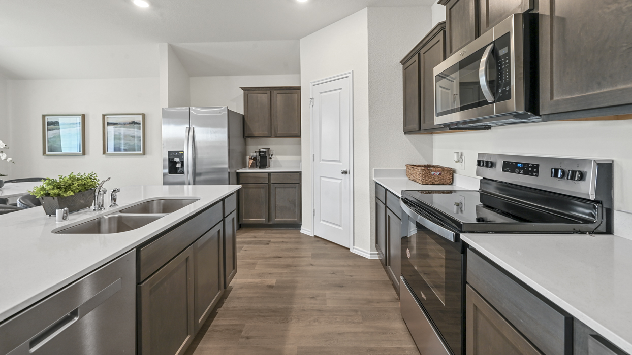 X40I Texas Cali Floorplan kitchen gallery image at Sanger Circle in Sanger TX