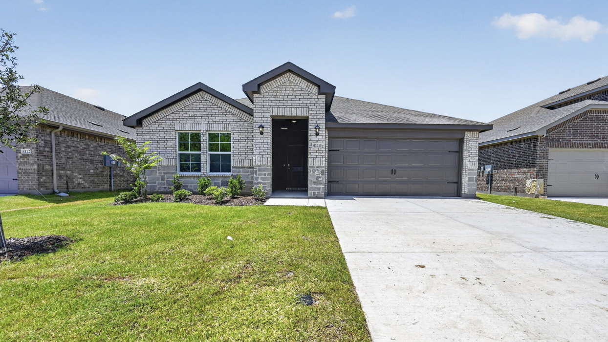 4104 Olivia Ln exterior
