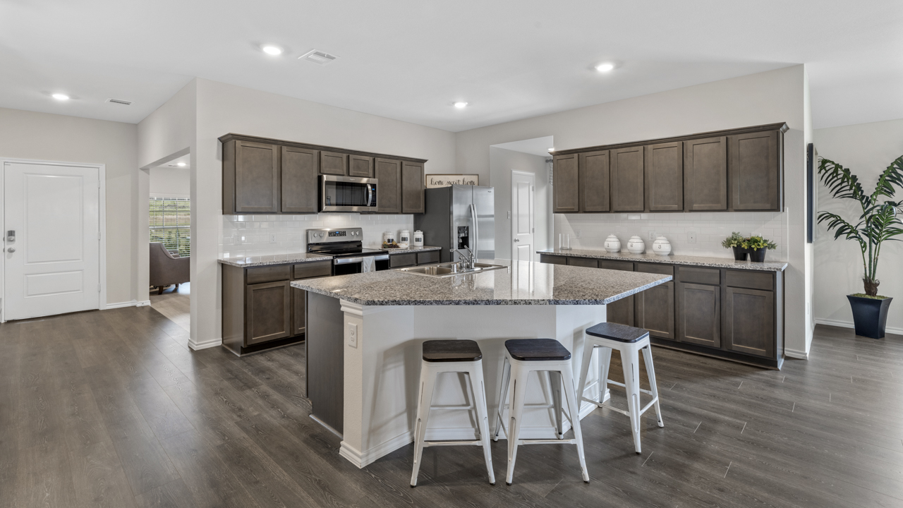Kingston Floorplan Elevation E Kitchen Gallery Image - Sanger Circle in Sanger, TX