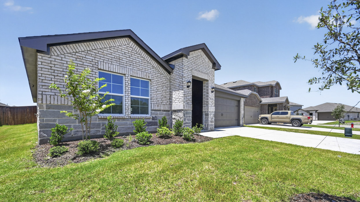 Kingston Floorplan Elevation E Exterior Gallery Image - Sanger Circle in Sanger, TX