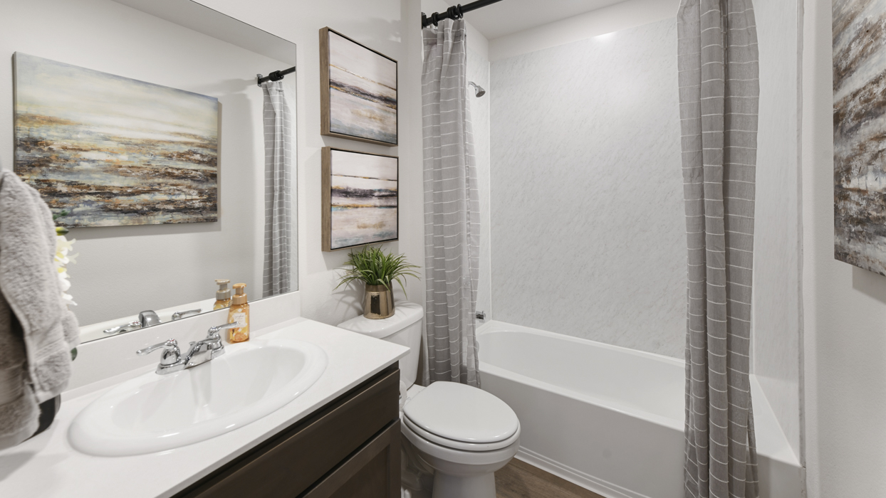 Kingston Floorplan Elevation E Bathroom Gallery Image - Sanger Circle in Sanger, TX