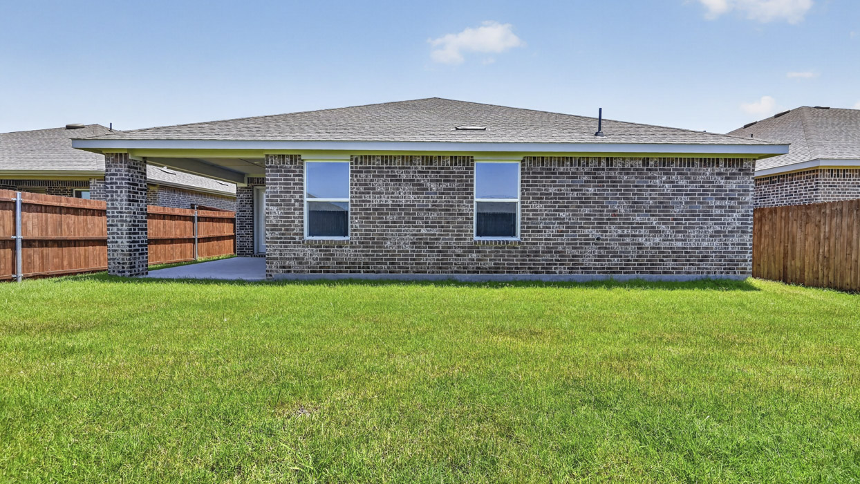 Lakeway Floorplan Backyard Gallery Image - Sanger Circle in Sanger, TX