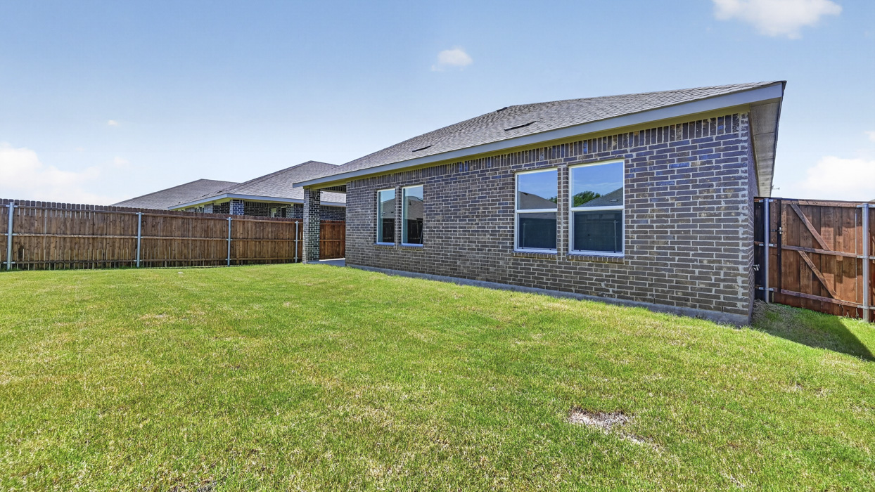 Midland Floorplan Backyard Gallery Image - Sanger Circle in Sanger, TX