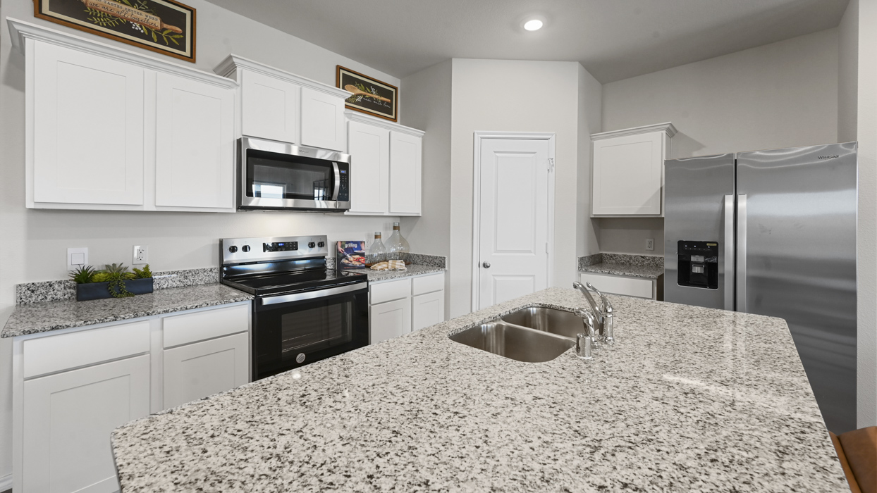 X40M Midland Floorplan Kitchen Gallery Image-Sanger Circle in Sanger, TX