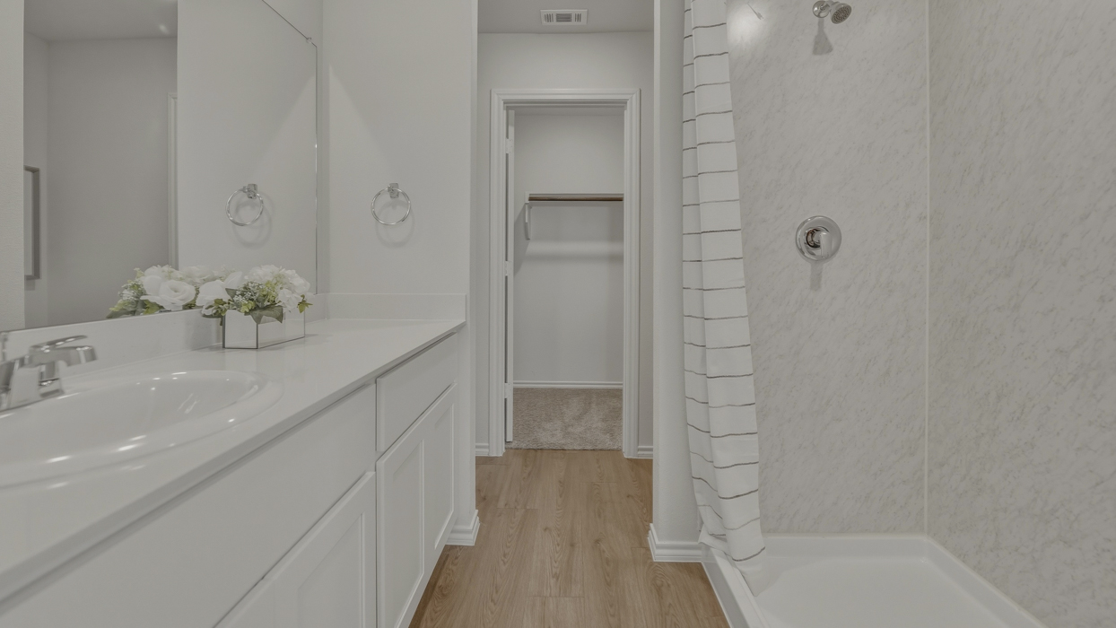 Alexandria Floorplan Elevation B Bathroom Gallery Image - Stonewood in Sulphur Springs, TX