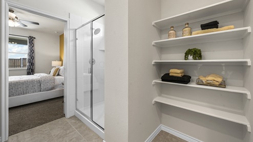 2233 Lakehurst Floor Plan Bathroom Gallery Image-Model in Bel Air Village in Sherman, TX