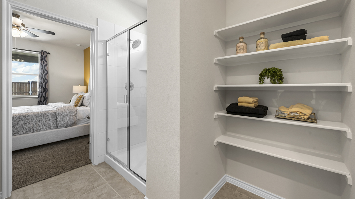 Lakehurst floorplan Bathroom Gallery Image-Bel Air Village in Sherman, Tx