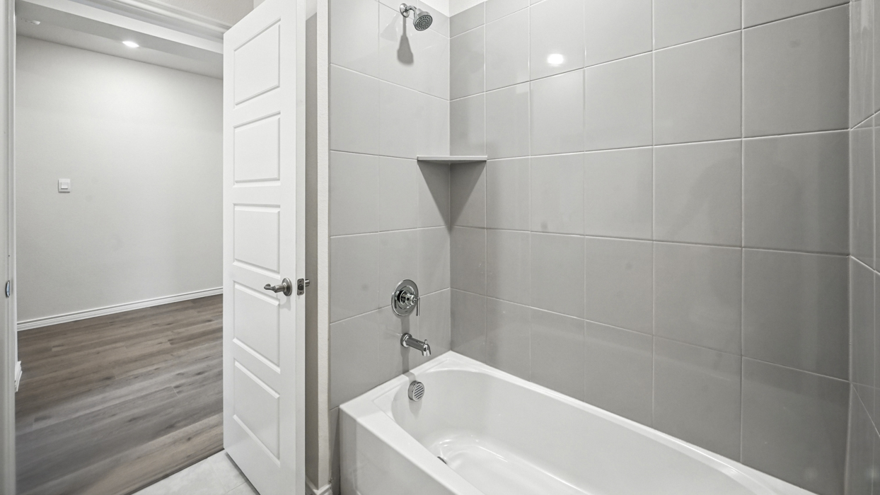 Rivington Floorplan Bathroom Gallery Image-Bel Air Village in Sherman, TX