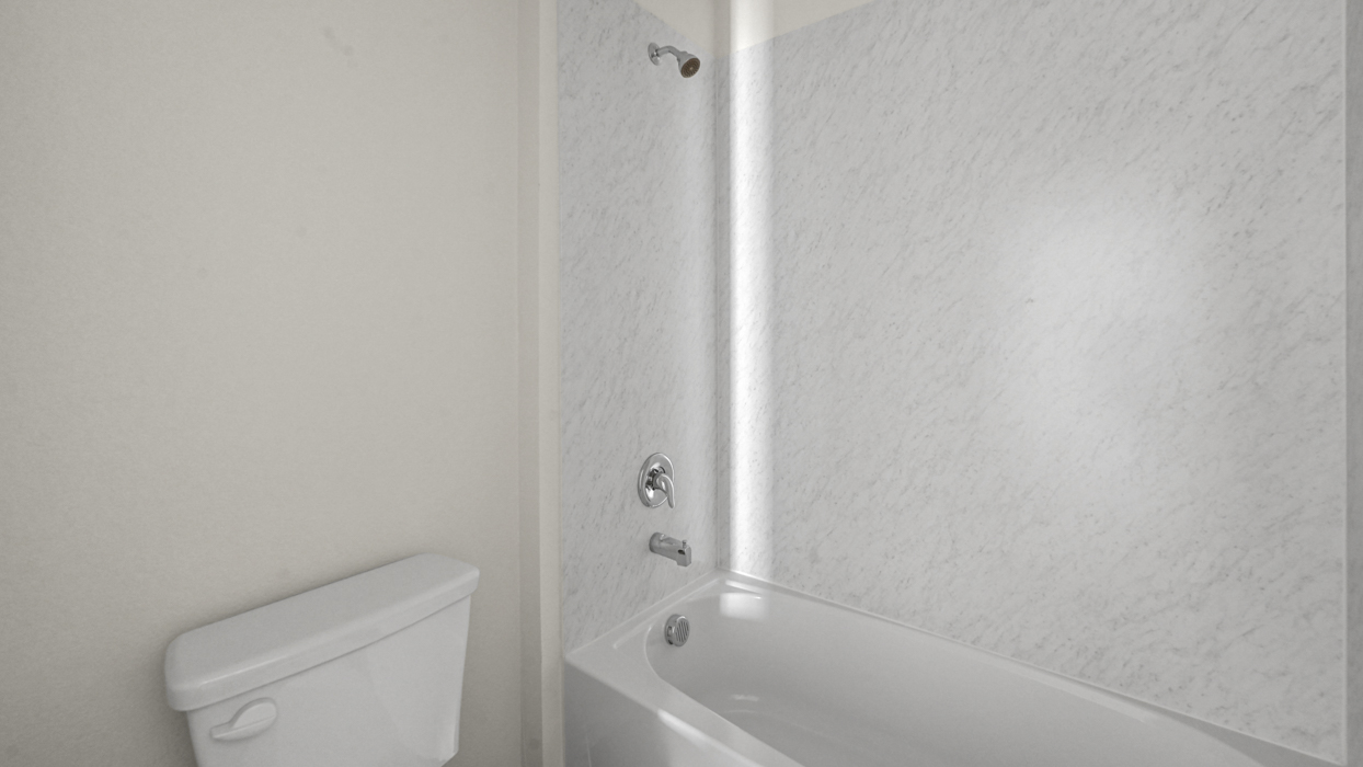 Perry Floorplan Bathroom Gallery Image-Bel Air Village in Sherman, Tx