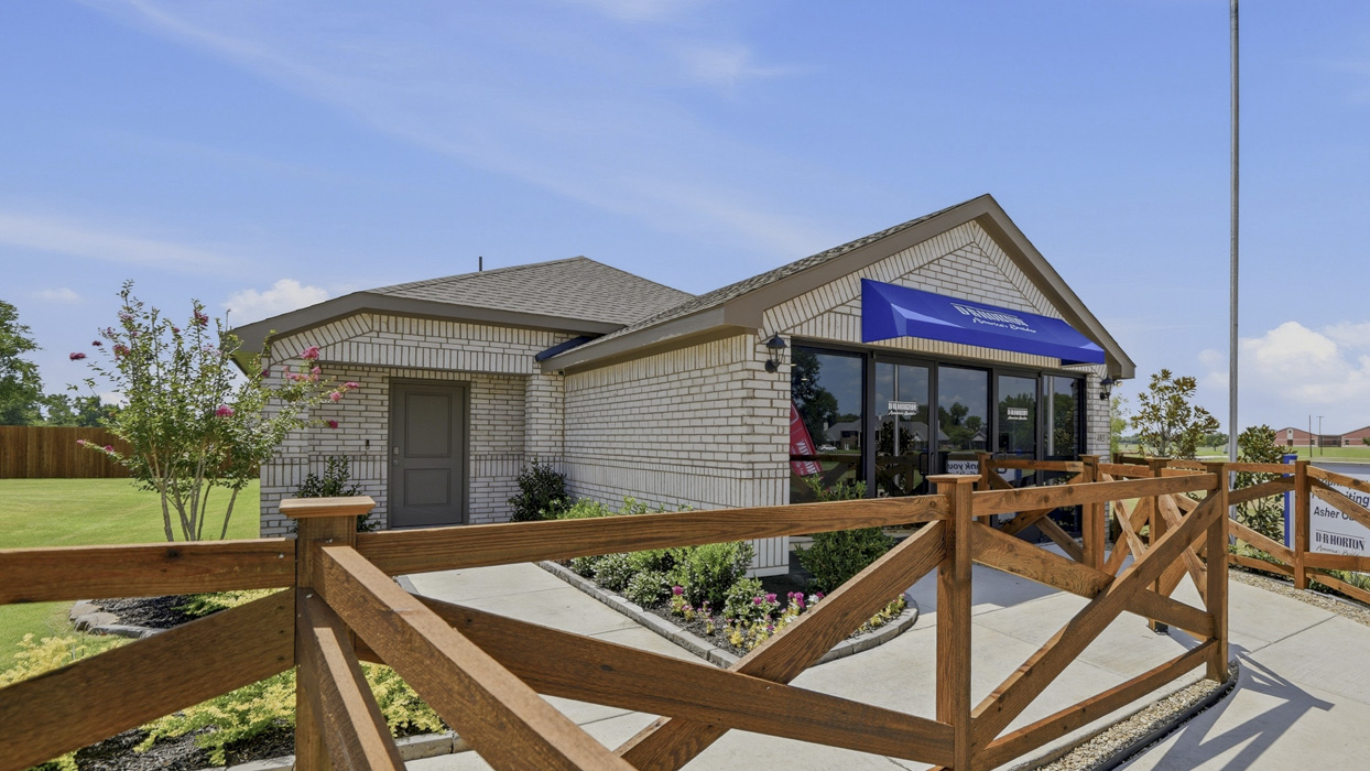 Estero Floorplan Elevation E Exterior Gallery Image-Asher Oaks in Bonham, Tx