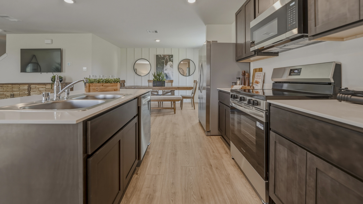 Franklin Floorplan Kitchen Gallery Image-Asher Oaks in Bonham, Tx