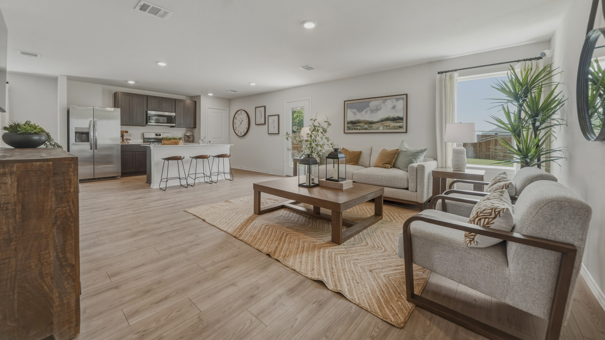 Franklin Floorplan Living Gallery Image-Asher Oaks in Bonham, Tx