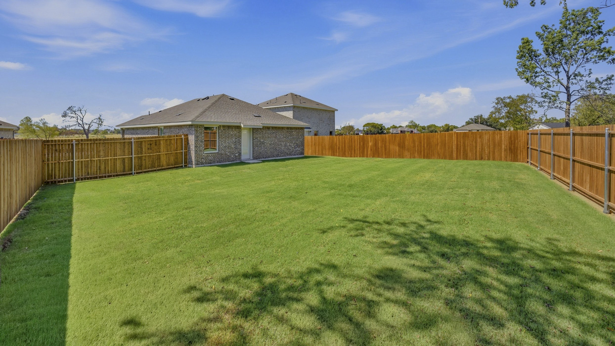 Atlanta Floorplan Backyard Gallery Image - Asher Oaks in Bonham, TX