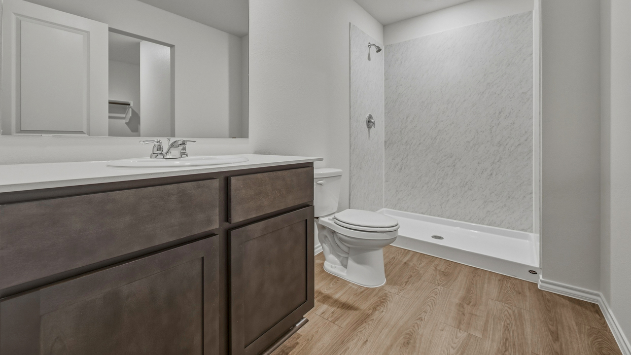 Atlanta Floorplan Elevation F Bathroom Gallery Image - Asher Oaks in Bonham, TX