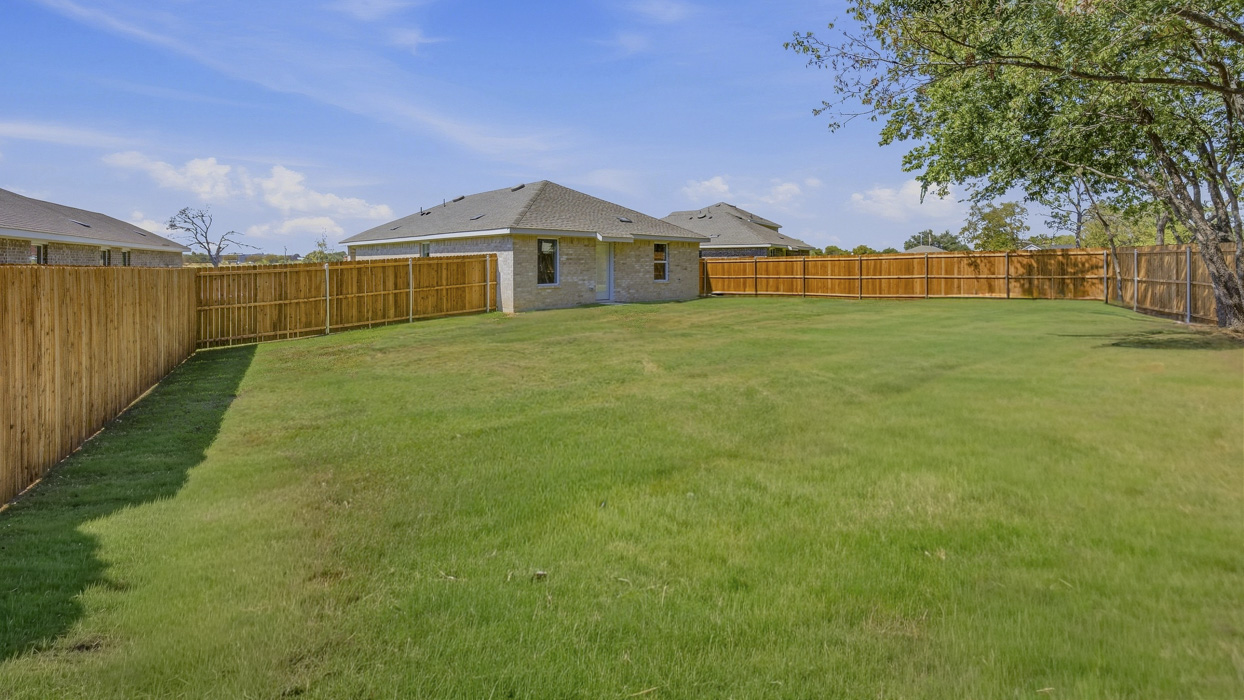 Barton Floorplan Backyard Gallery Image - Asher Oaks in Bonham, TX